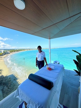 ultra infinity hotel
