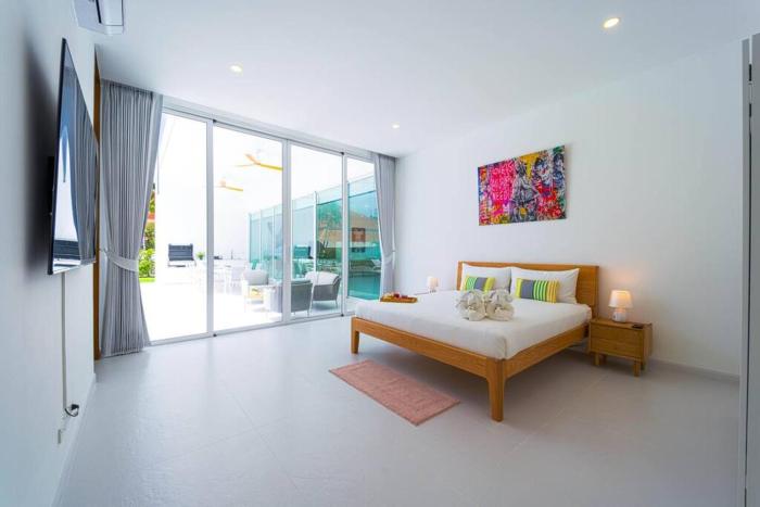 luxury villa at palm hills golfclub ph4a
