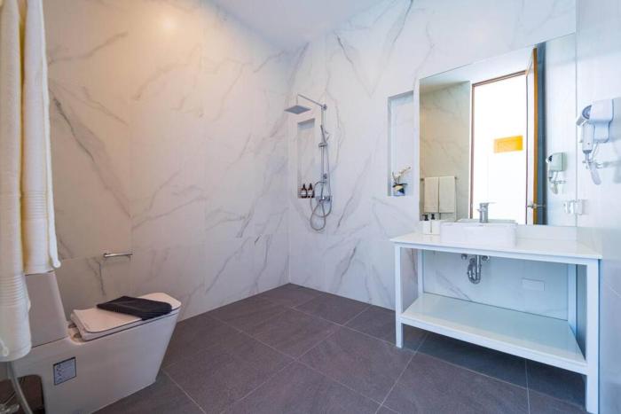 luxury villa at palm hills golfclub ph4a
