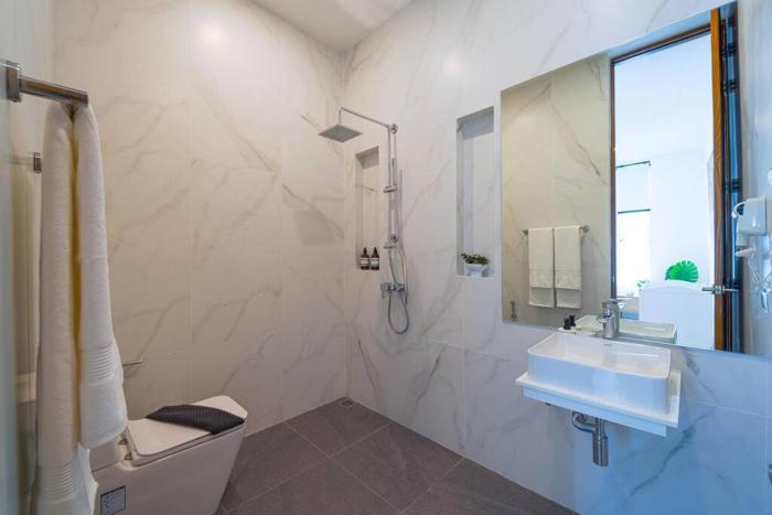 luxury villa at palm hills golfclub ph4a