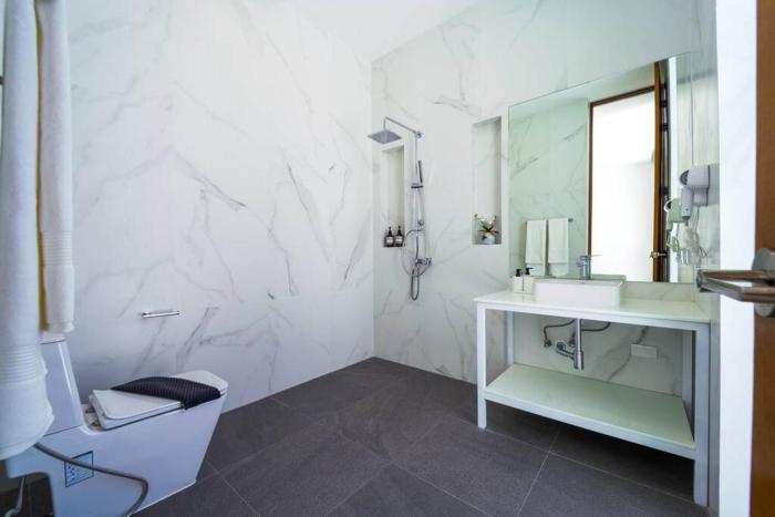 luxury villa at palm hills golfclub ph4a