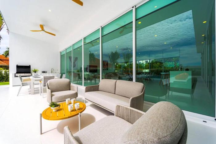 luxury villa at palm hills golfclub ph4a