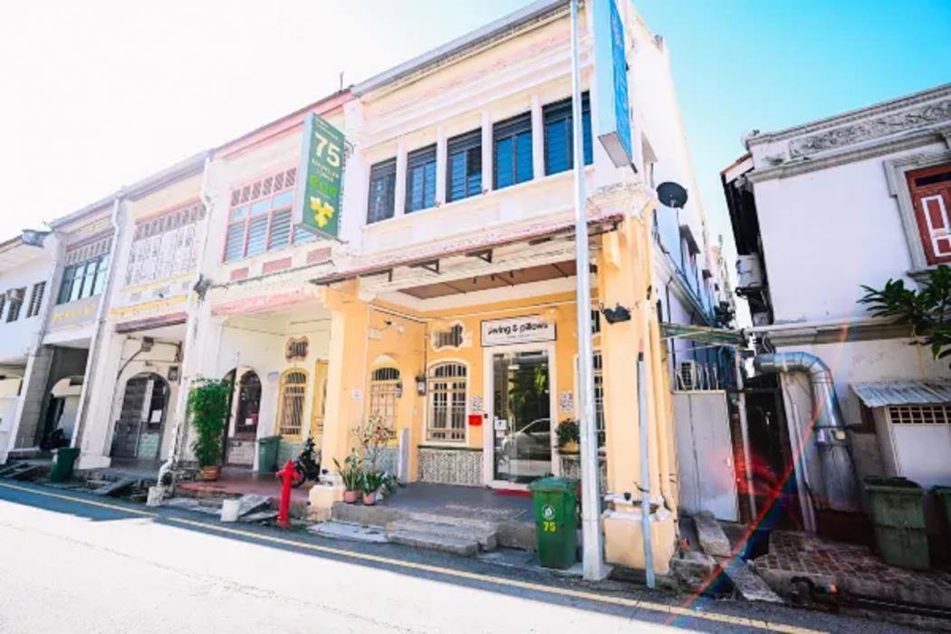 swing and pillows 75 chulia st georgetown penang