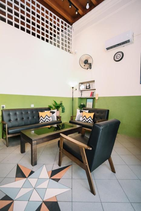 swing and pillows 75 chulia st georgetown penang