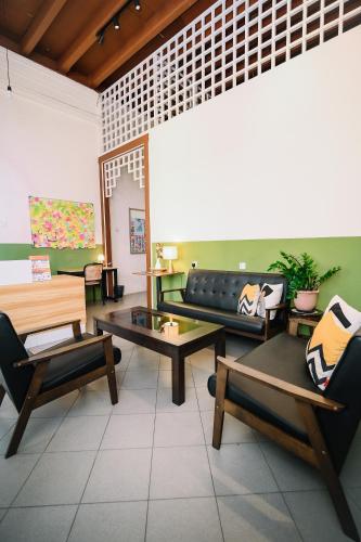 swing and pillows 75 chulia st georgetown penang