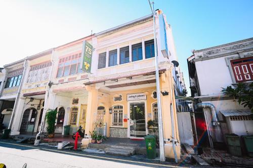 swing and pillows 75 chulia st georgetown penang