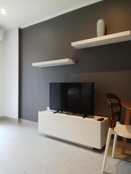2br apartment t2 717