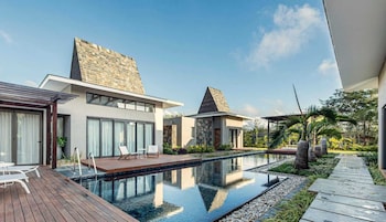 jacaranda pool villas with maritim 5 star beach resort access