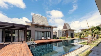 jacaranda pool villas with maritim 5 star beach resort access