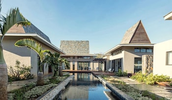 jacaranda pool villas with maritim 5 star beach resort access