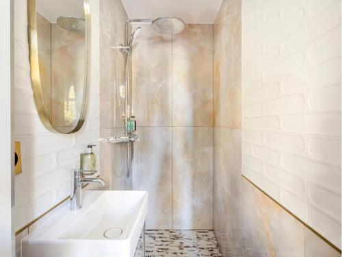 merveil luxury suite marais republique