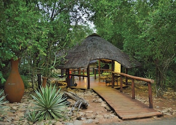 sobhengu lodge by dream resorts