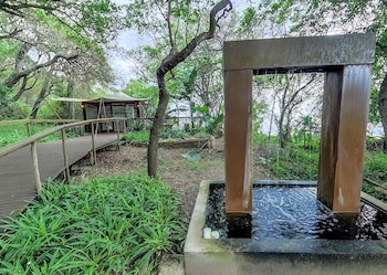 sobhengu lodge by dream resorts