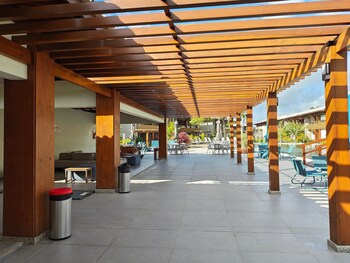 condo with pool 450m from the beach in itacimirim vbrs