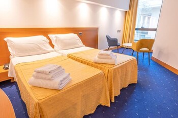 hotel planet international