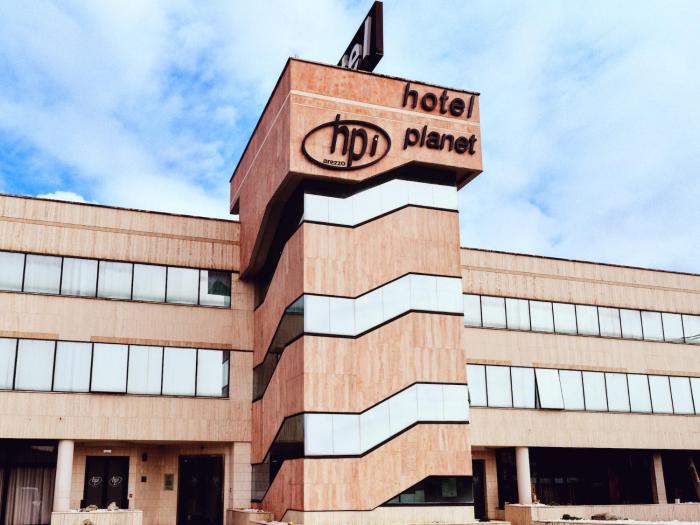 hotel planet international