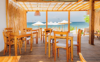Mar Baru Beach House,,2 star