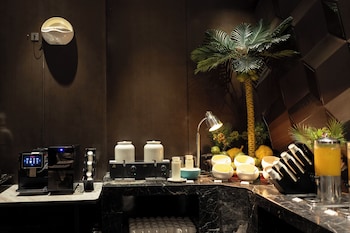 k international hotel