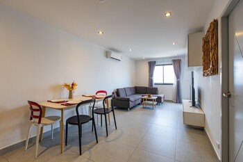 modern condo 1br t1 401