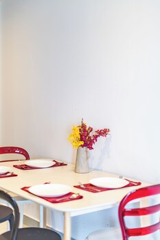 modern condo 1br t1 401