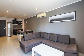 modern condo 1br t1 201