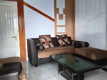 Den Bagus Bromo,,2 star