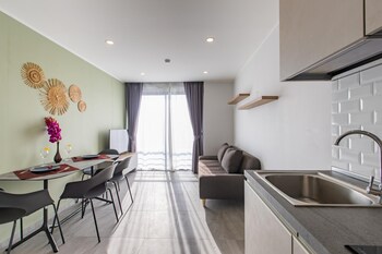 modern condo 1br and office t3 528