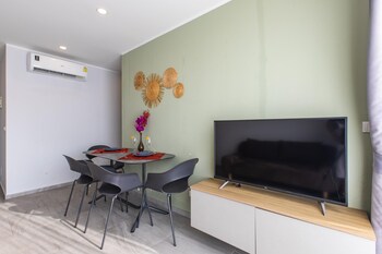modern condo 1br and office t3 528