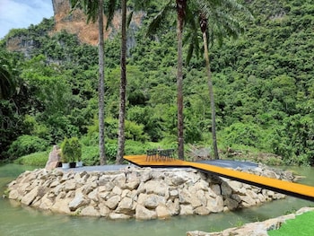 red cheek mountain villa