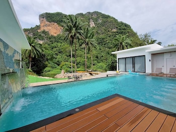 red cheek mountain villa