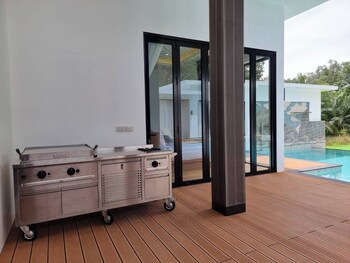 red cheek mountain villa