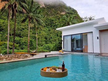 red cheek mountain villa