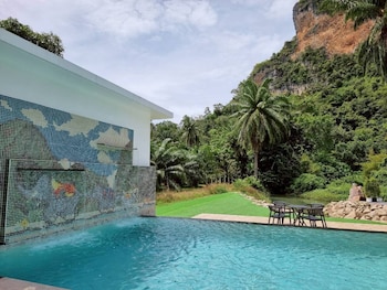red cheek mountain villa
