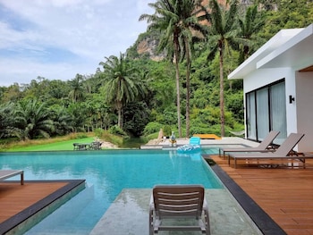 red cheek mountain villa