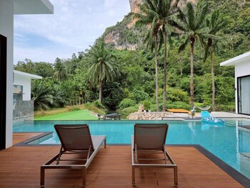 red cheek mountain villa