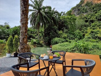 red cheek mountain villa