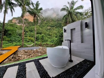 red cheek mountain villa