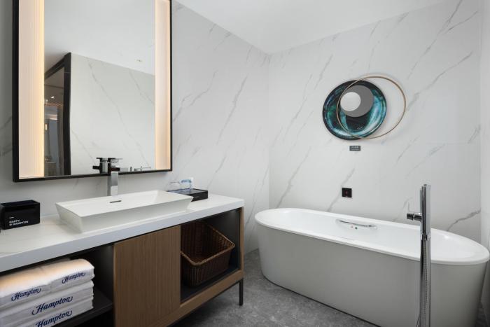 hampton by hilton nanjing north railway station