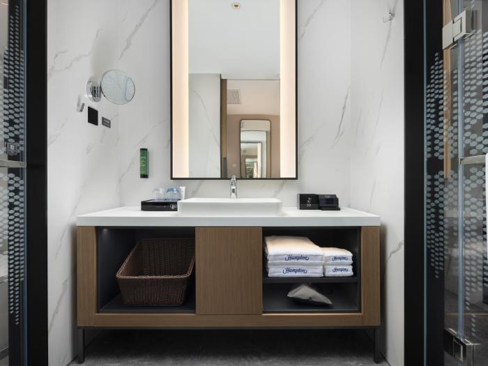 hampton by hilton nanjing north railway station