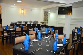 Nat City Hotel Nuwaraeliya,,3 star