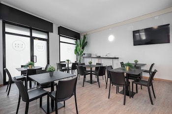 Urban Hotel,,3 star