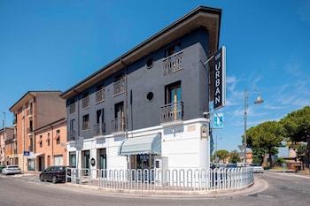Urban Hotel,,3 star