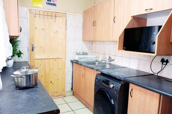 Budget Stays At Olivia Pines Guesthouse,,2 star