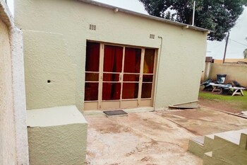 budget stays at olivia pines guesthouse