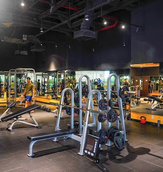 lang retreat apartment resort pool gym