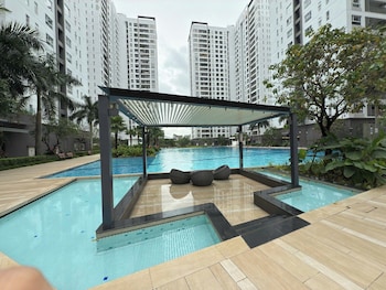 lang retreat apartment resort pool gym