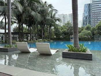 lang retreat apartment resort pool gym