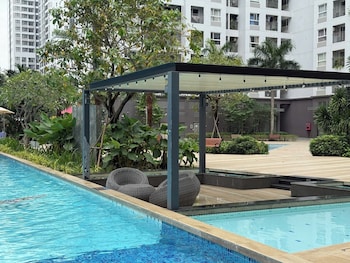 lang retreat apartment resort pool gym
