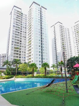 lang retreat apartment resort pool gym