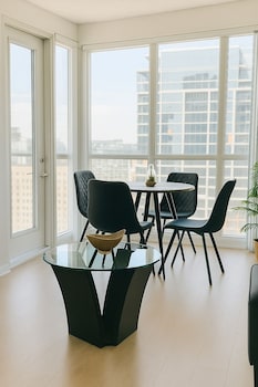hostlystays luxury suites